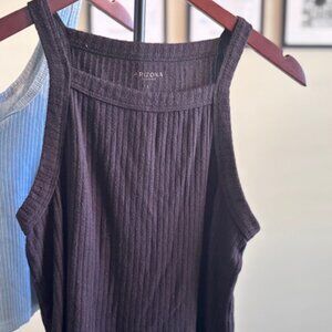 Arizona Tank. Juniors/Misses Size L. Black.